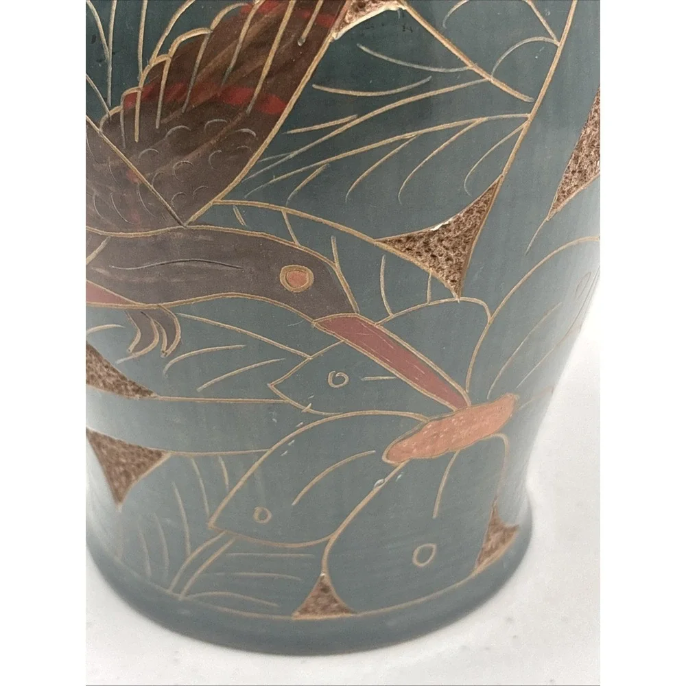 Vintage Nicaraguan Art Pottery Vase Carved &‎ Hand Painted Hummingbirds 6.75